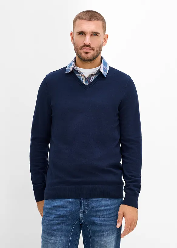 2-in-1-Strickpullover mit Hemdkragen in blau von vorne (im Anschnitt) - bonprix