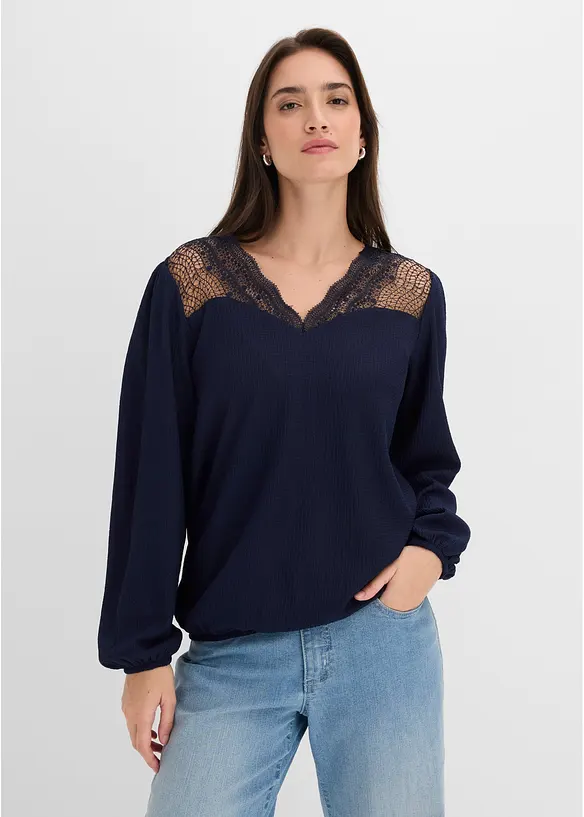 Langarmshirt mit Spitze in blau von vorne (im Anschnitt) - bonprix Langarmshirt mit Spitze in blau von vorne (im Anschnitt) - bonprix