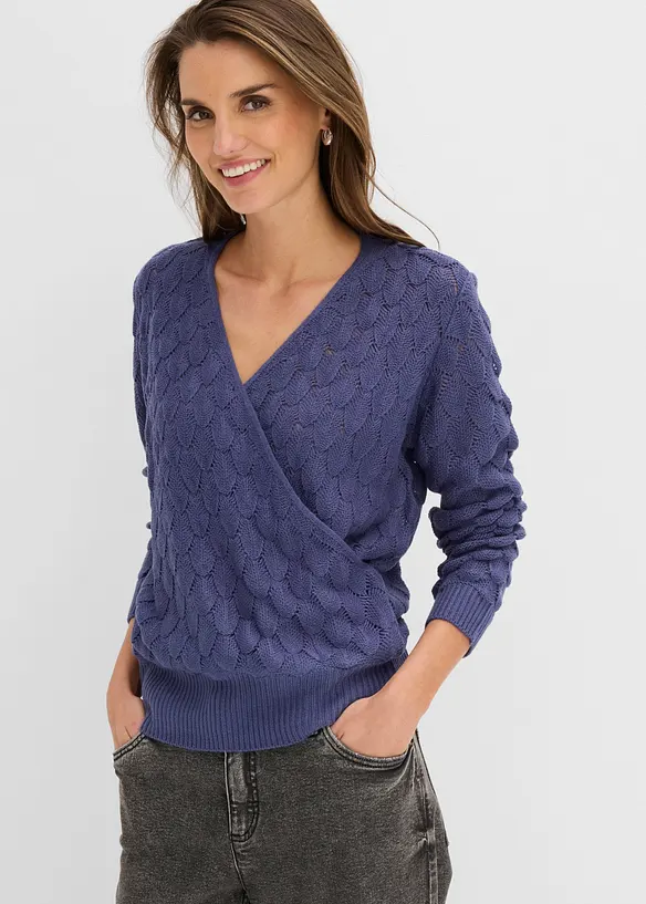 Ajour-Pullover in Wickeloptik in blau von vorne (im Anschnitt) - bonprix Ajour-Pullover in Wickeloptik in blau von vorne (im Anschnitt) - bonprix