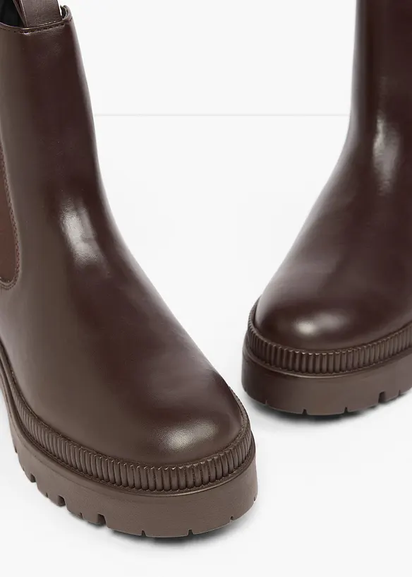 Chelsea-Boots mit Profilsohle in braun - bonprix
