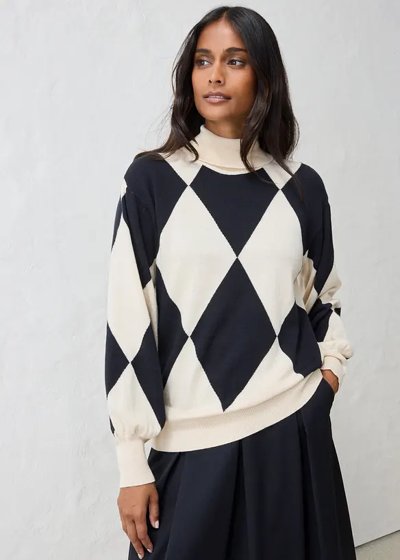 Feinstrick-Rollkragenpullover in beige von vorne (im Anschnitt) - bonprix