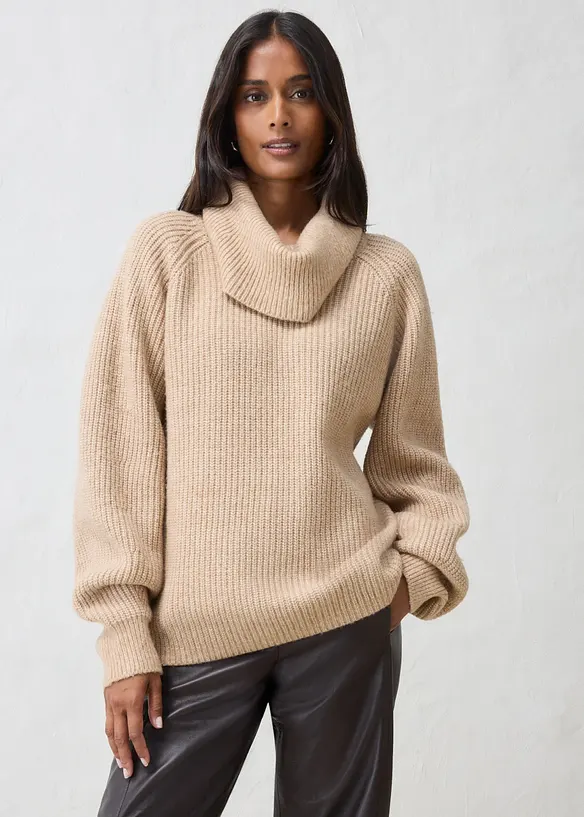Pullover aus weichem Woll-Mix in beige von vorne (im Anschnitt) - bonprix