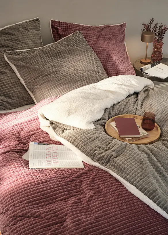 Wendbare Cashmere Touch Bettwäsche mit Hochtief-Effekt in grau (Ambiente) - bonprix