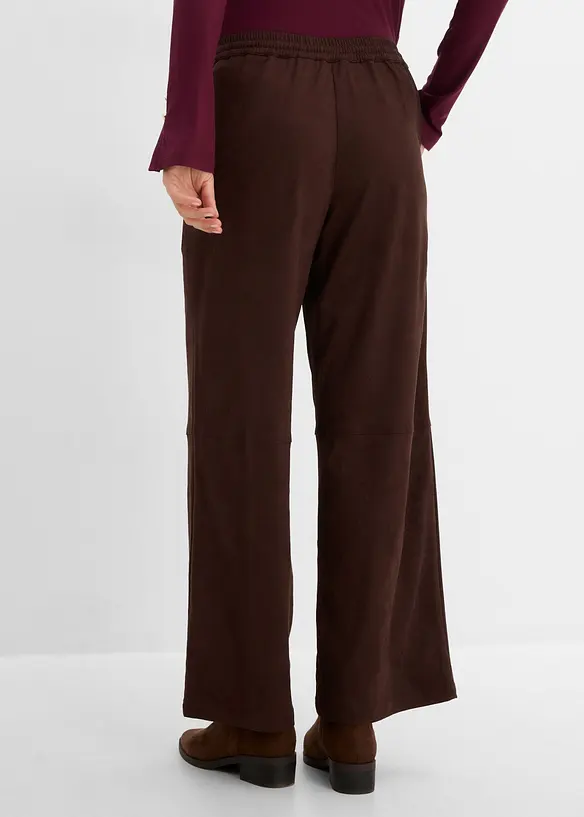 Wildlederimitat-Hose mit Bequembund in braun von hinten - bonprix