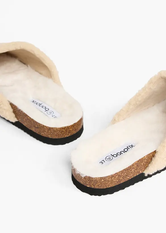 Hausschuhe in beige - bonprix