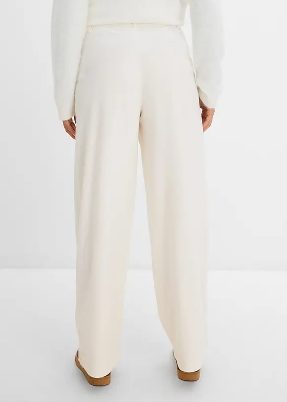 Cordhose in weiß von hinten - bonprix