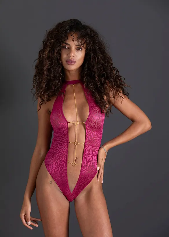 Stringbody mit abnehmbaren Kettendetails in lila von hinten (Totalaufnahme) - bonprix