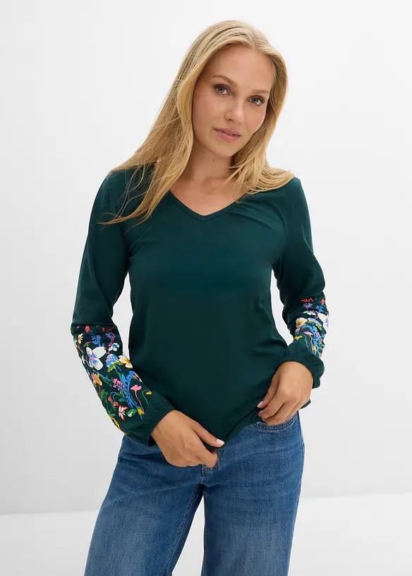 Langarmshirt aus Bio-Baumwoll-Stretch in grün von vorne (im Anschnitt) - bonprix