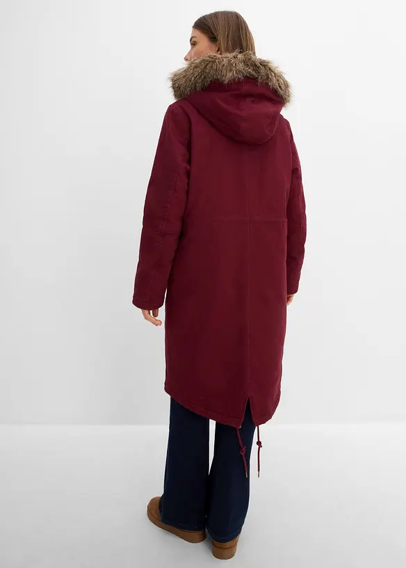 Wattierter Long-Parka in rot von hinten (Totalaufnahme) - bonprix