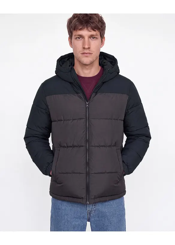 JJ REBEL Puffer-Jacke in schwarz von vorne (im Anschnitt) - JJ REBEL