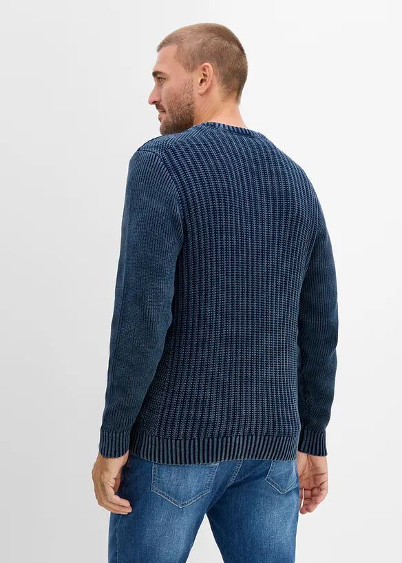 Grobstrick-Pullover im Used-Look aus reiner Baumwolle in blau von hinten (im Anschnitt) - bonprix