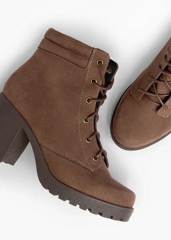 Schnürboots mit Blockabsatz in braun - bonprix