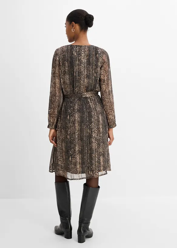 Chiffonkleid mit Bindeband in schwarz von hinten (Totalaufnahme) - bonprix