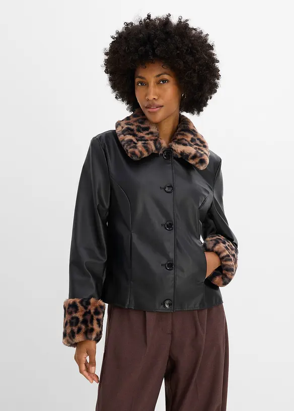 Lederimitat-Jacke mit Fellimitat in schwarz von vorne (im Anschnitt) - bonprix