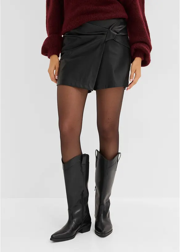 Lederimitat-Skort mit hohem Bund in schwarz von vorne - bonprix
