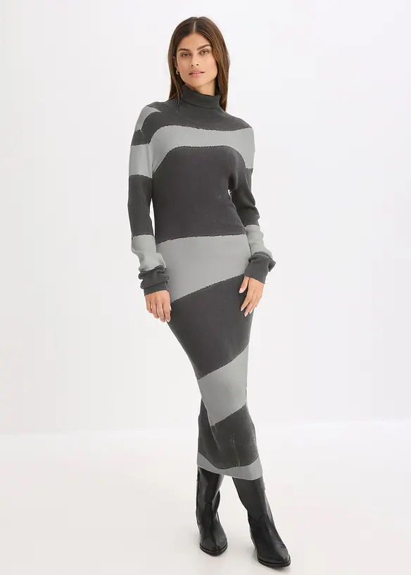 Strickkleid aus feinem Viskose-Mix in grau von vorne (Totalaufnahme) - bonprix Strickkleid aus feinem Viskose-Mix in grau von vorne (Totalaufnahme) - bonprix