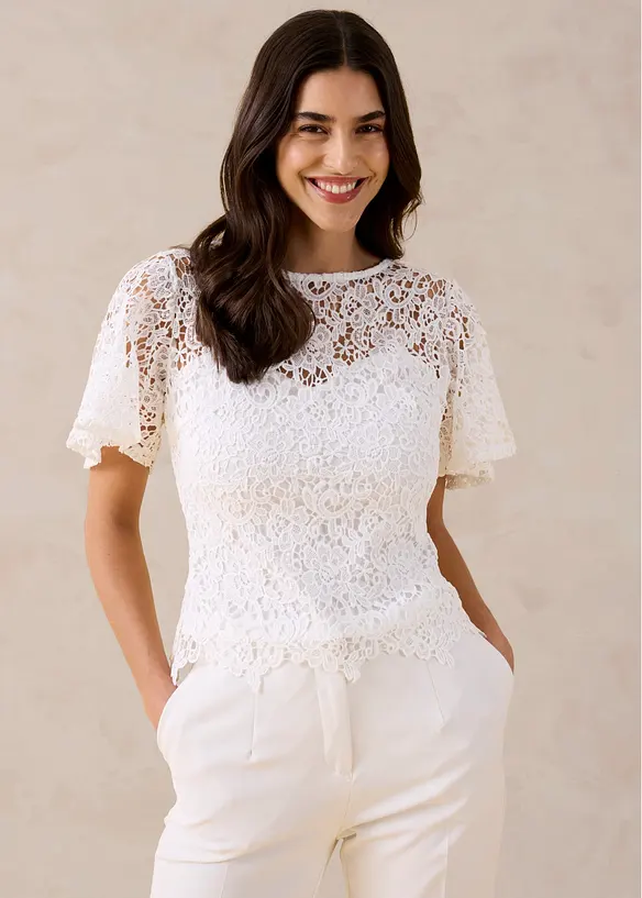 Spitzenshirt in weiß von vorne (im Anschnitt) - bonprix Spitzenshirt in weiß von vorne (im Anschnitt) - bonprix