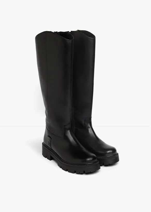 Warmgefütterte Stiefel mit Profilsohle in schwarz - bonprix