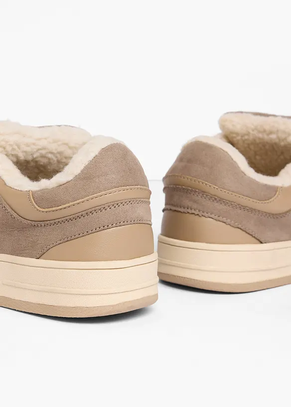 Gefütterte Sneaker in braun - bonprix