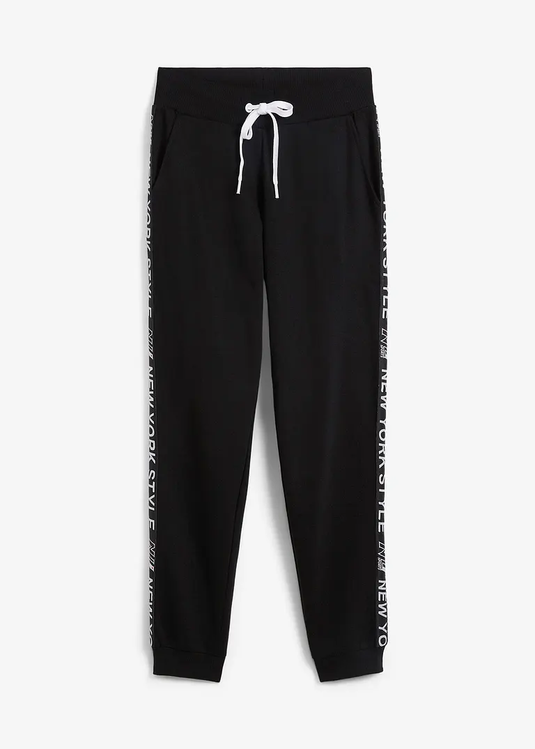 Sweathose mit Bündchen und Statement-Druck in schwarz von vorne - bonprix