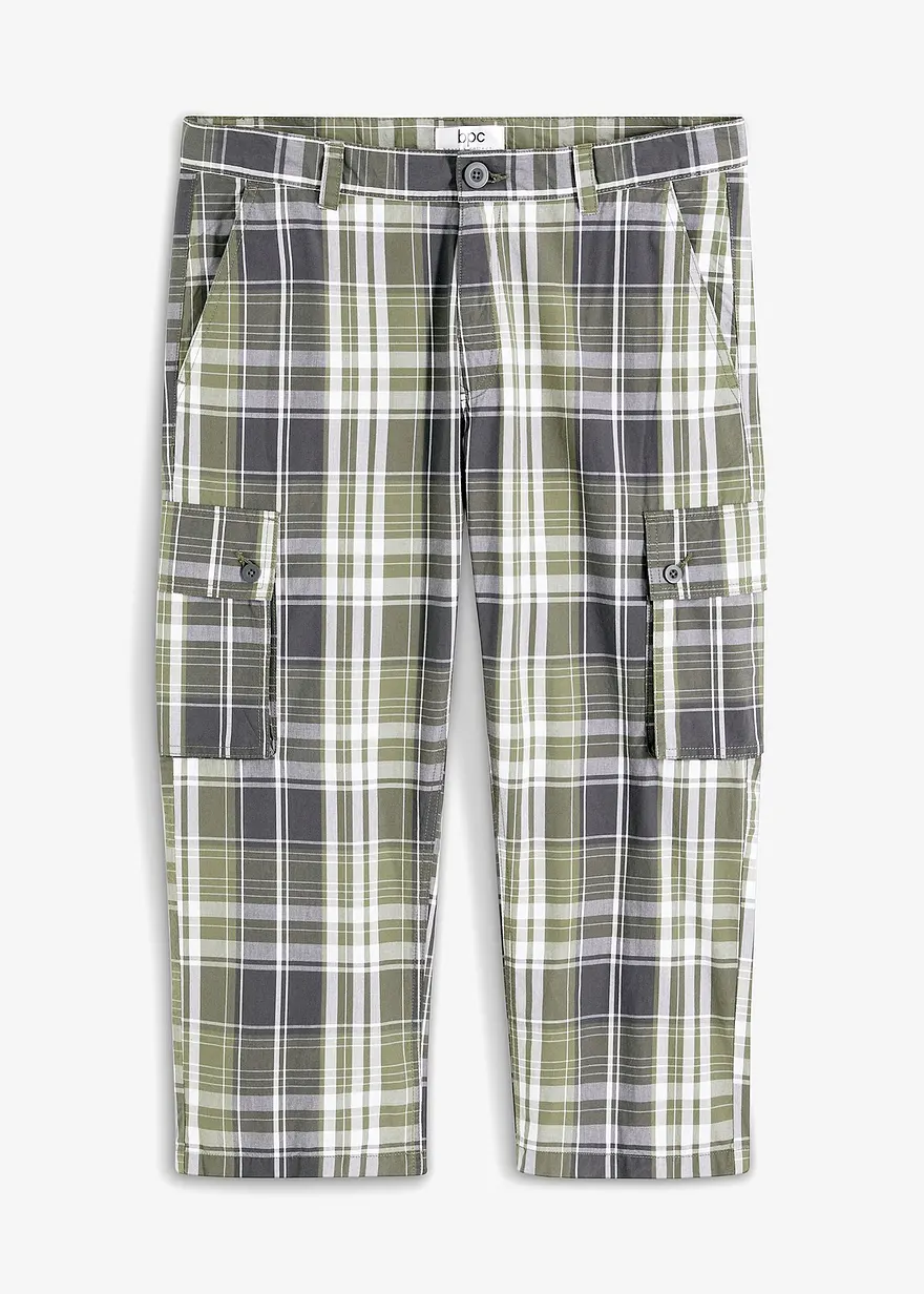Loose Fit 7/8 Cargohose, Straight in grün von vorne - bpc bonprix collection
