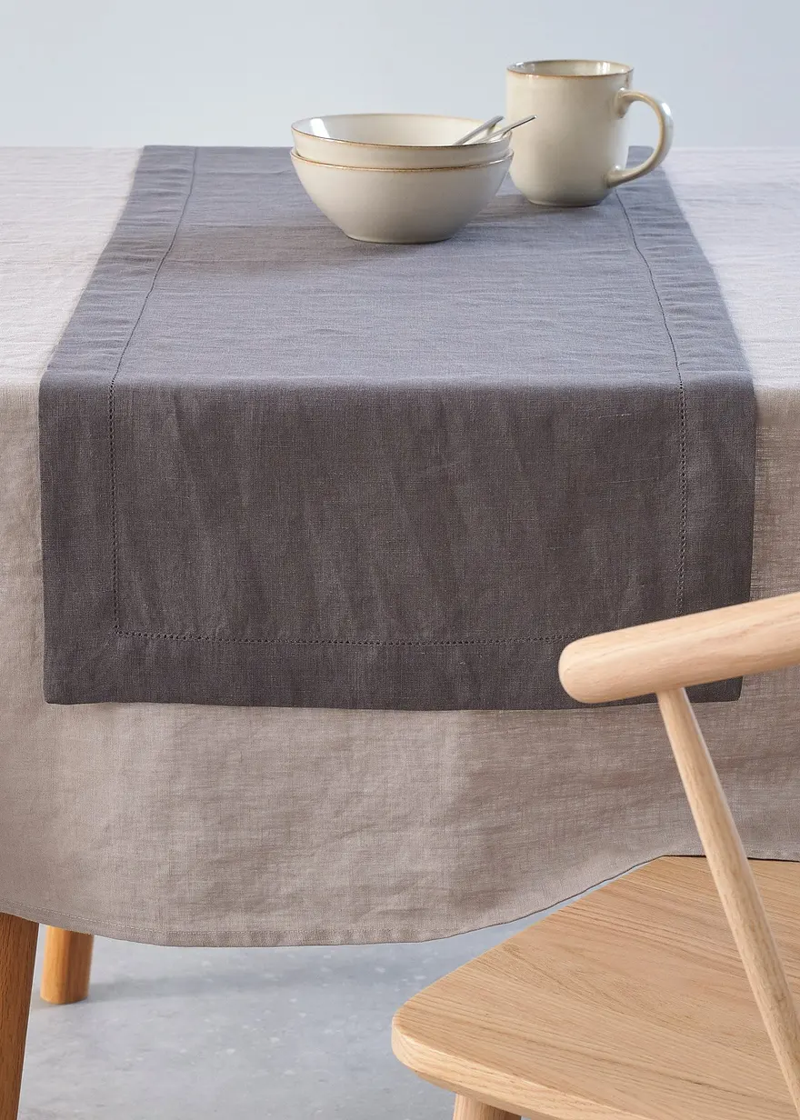 Leinen Tischläufer in grau von vorne - bonprix
